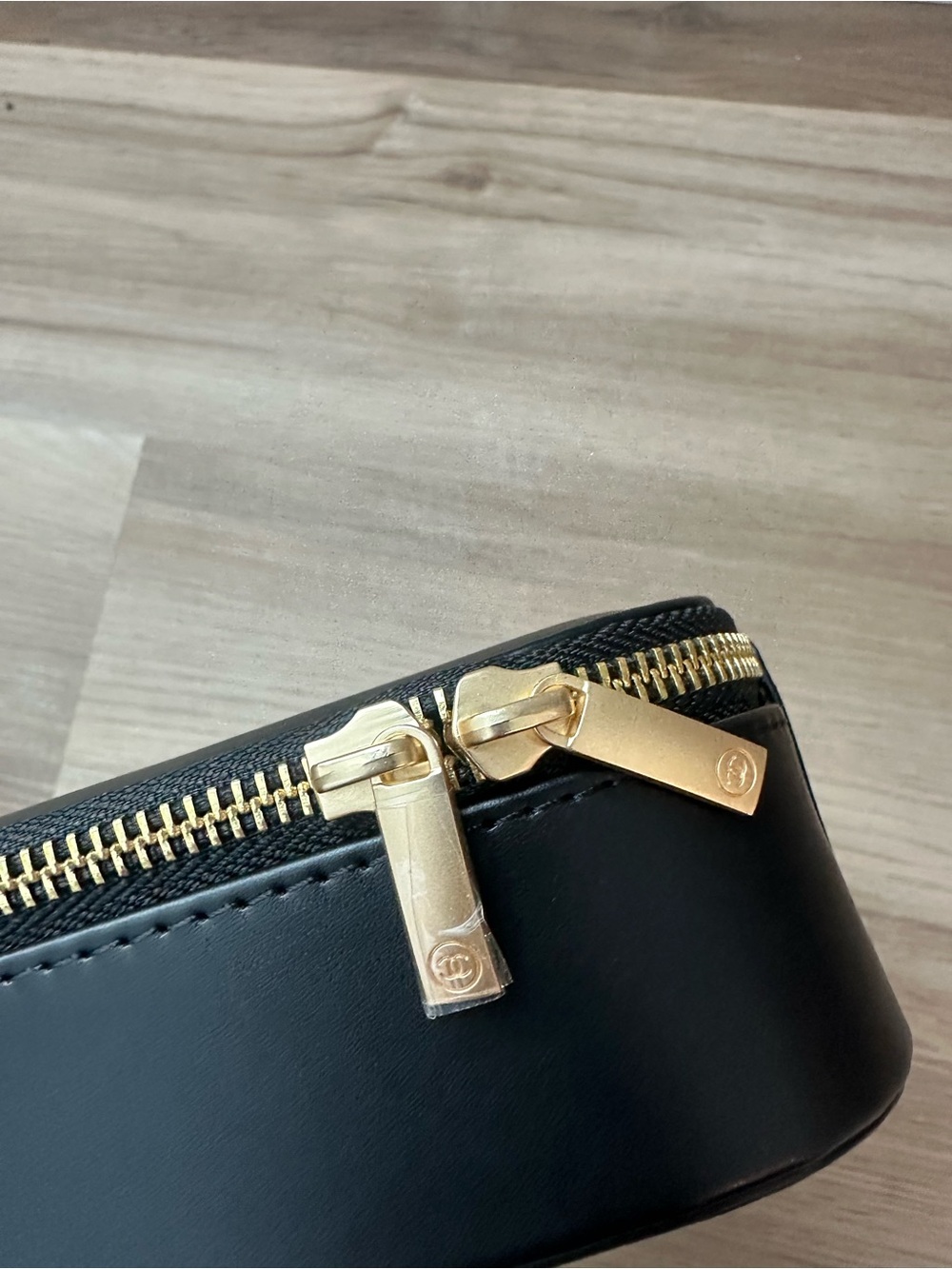 CHANEL Make Up Box Black Leather BEAUTE Pouch Limited box black make up. - Picture 4 of 5